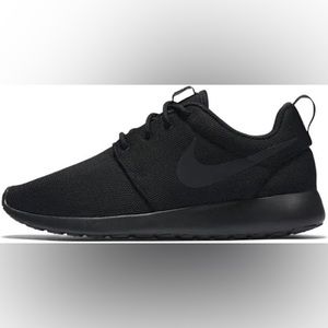 NIKE Roshe black W 9.5